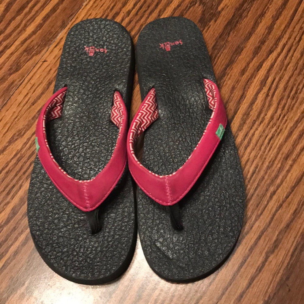 Sanuk flip flops